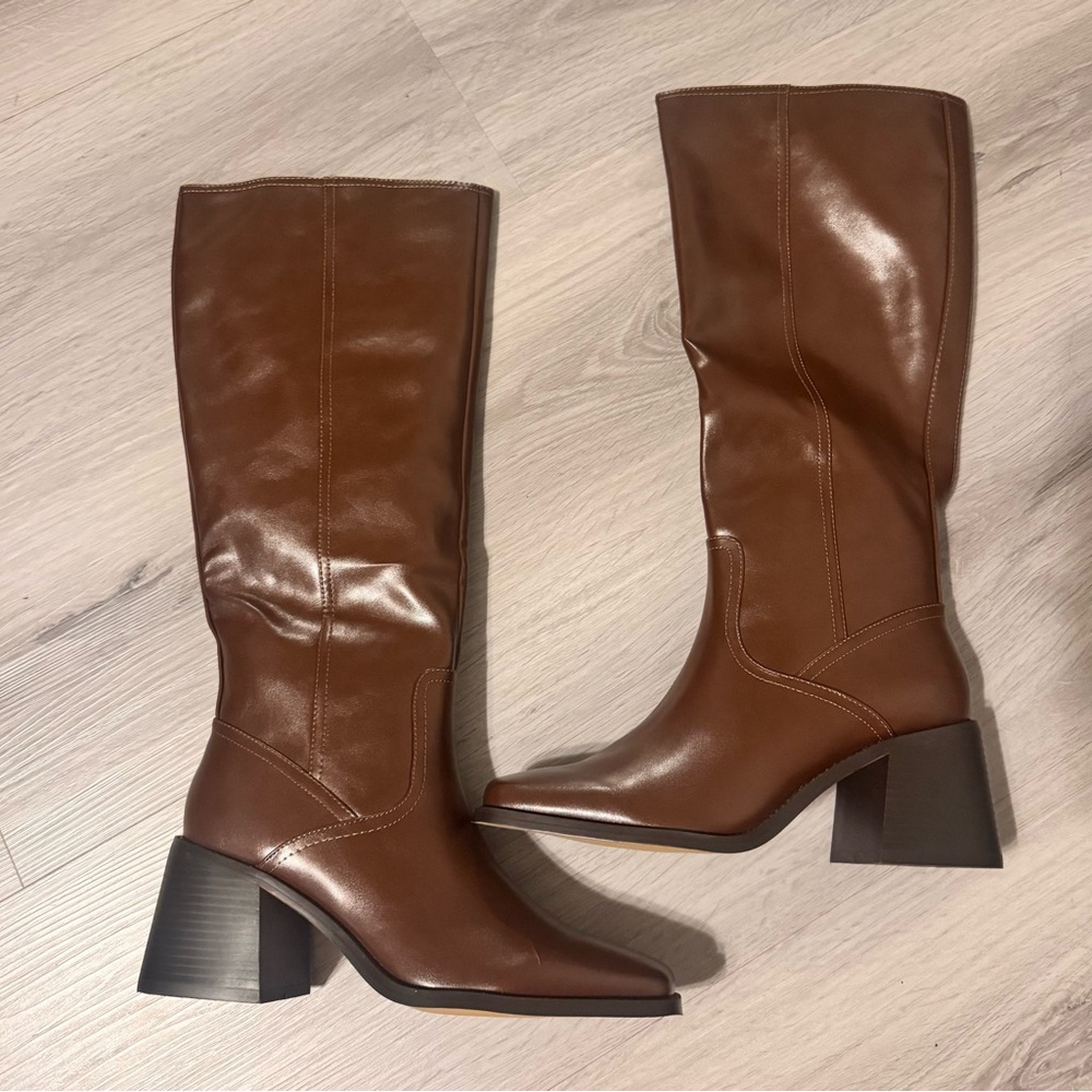 NWOB Easyfox  Brown Chunky Heeled Boots